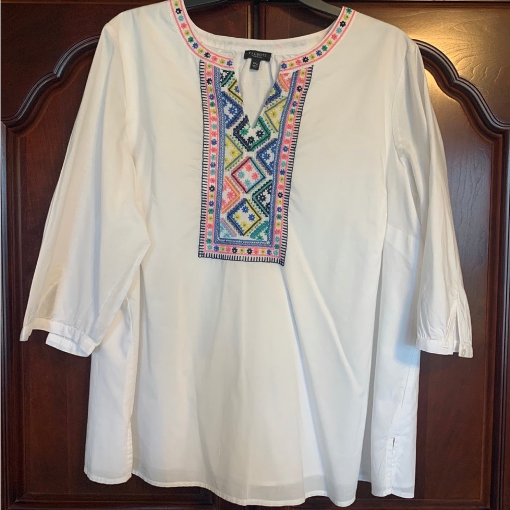 Talbots blouse. 2XP. Embroidered/beaded. 
Fully lined. 3/4 sleeves.